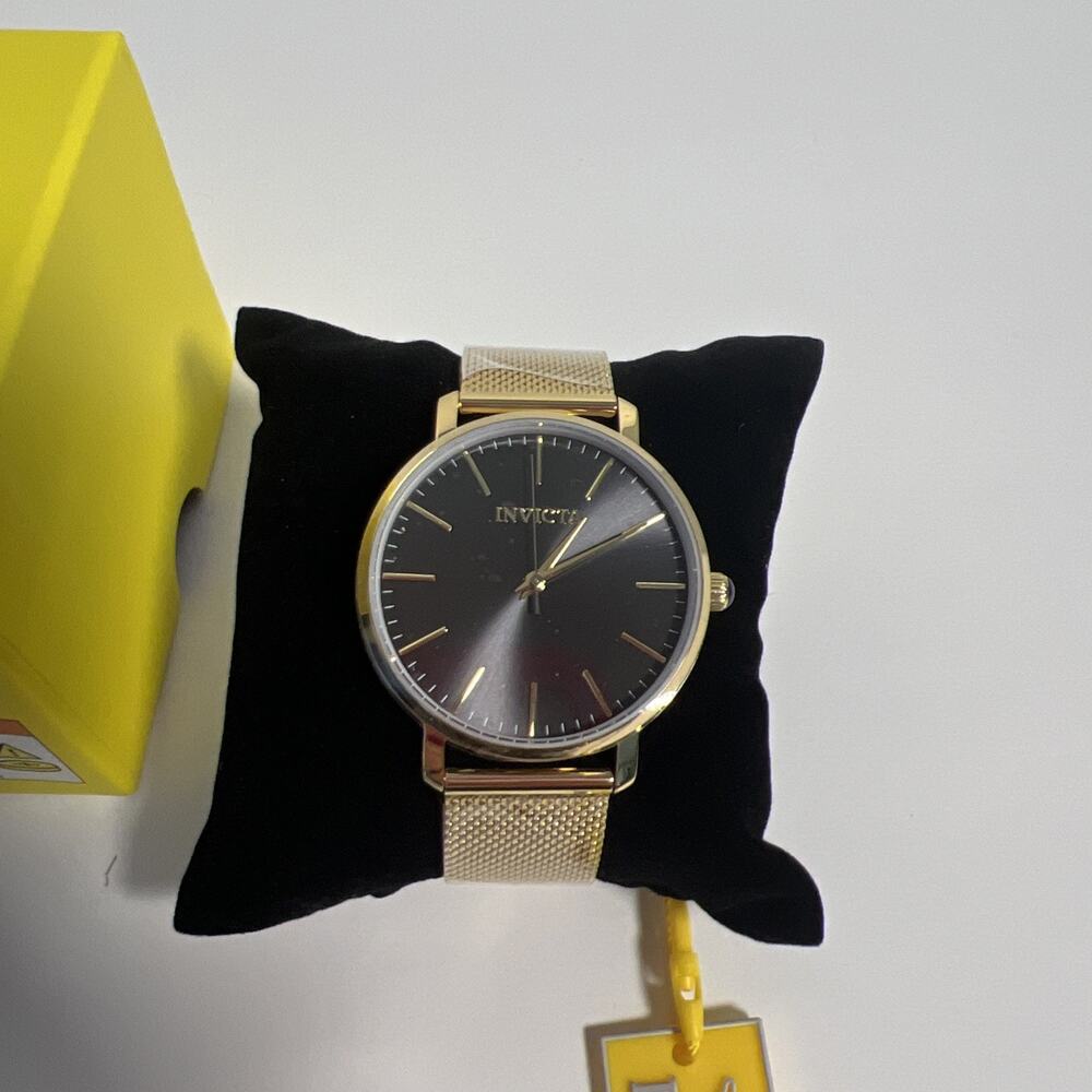 New Women’s Invicta Gold Mesh Bracelet Watch – Sleek, Minimal & Timeless